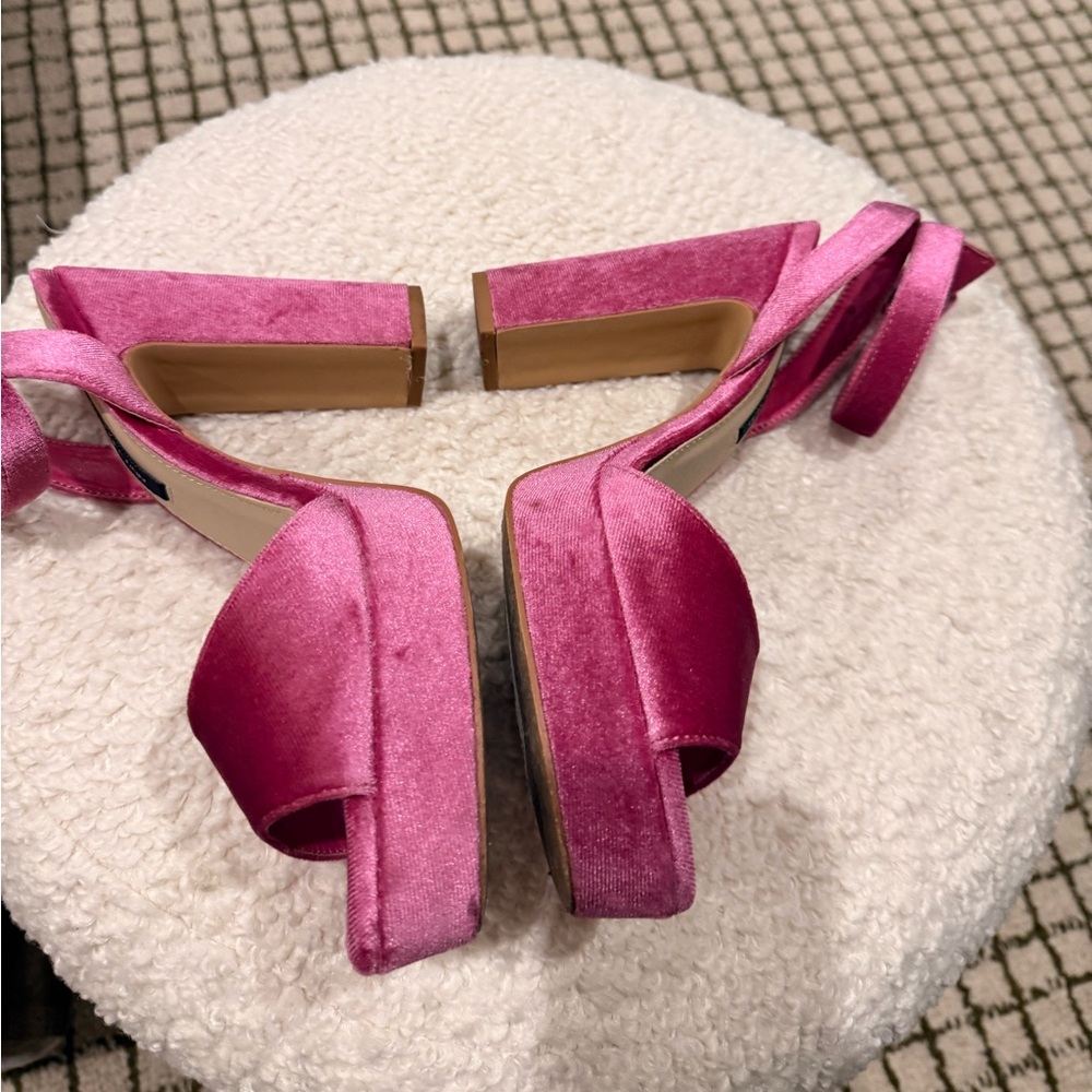 French Connection
Women's Taryn Slip-On Platform Sandals - Picture 4 of 8